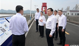 川觀新聞8月22日報(bào)道:王曉暉在自貢市樂山市調(diào)研時強(qiáng)調(diào):進(jìn)一步鍛長板補(bǔ)短板推動高質(zhì)量發(fā)展,為奮力譜寫中國式現(xiàn)代化四川新篇章作出更大貢獻(xiàn)